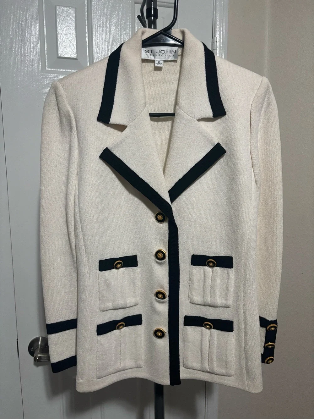 Vintage St John Collection Ivory and Black Santana 90s Knit Blazer Jacket - Picture 2 of 13
